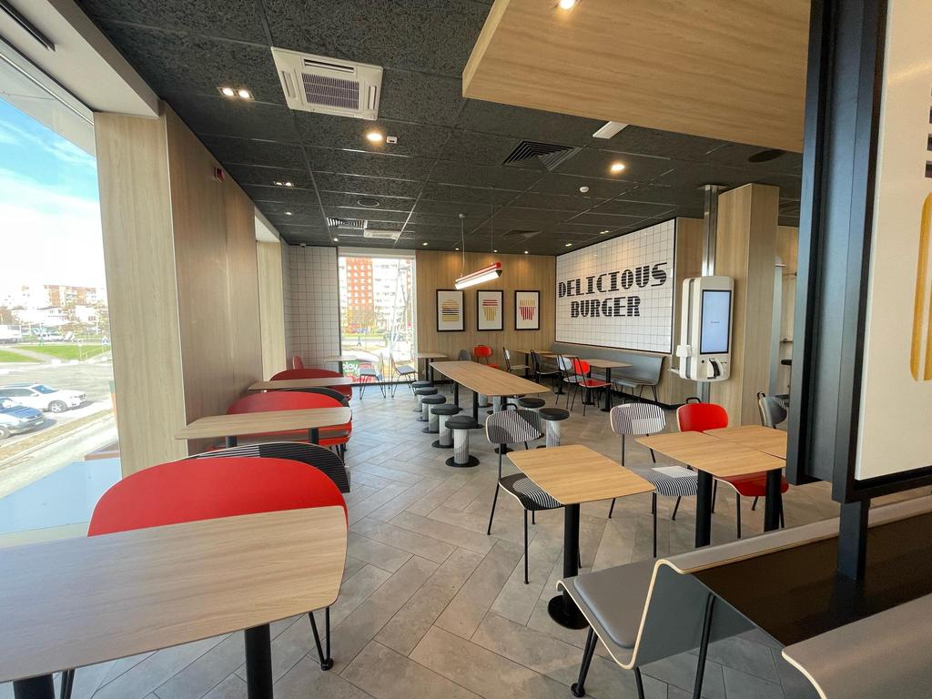 В Украине открылся самый новый McDonald's: где и как он выглядит (фото)